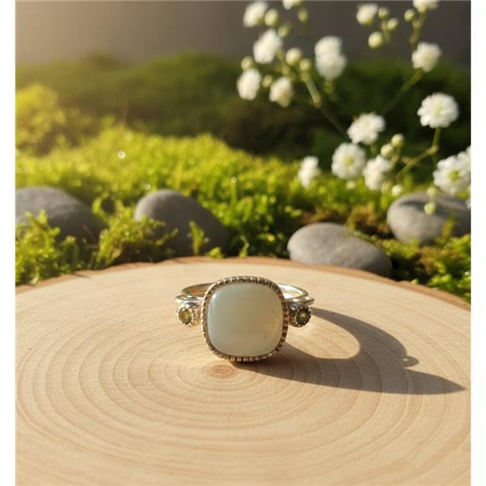 Vintage 925 Sterling Silver Aqua Stone Dome Ring Size 8